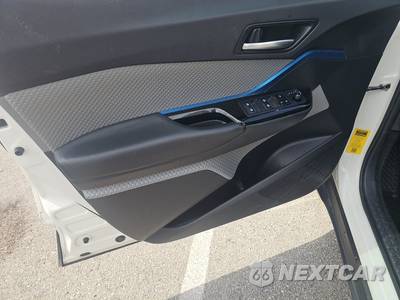 2019 Toyota C-HR XLE - zdjęcie 9 z 36 - miniatura