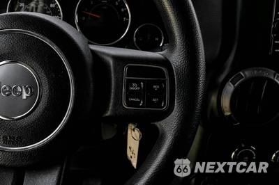 2014 Jeep Wrangler Sport - zdjęcie 22 z 50 - miniatura
