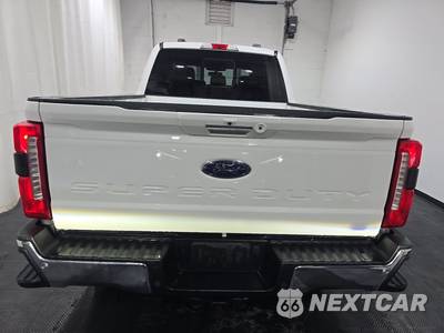 2023 Ford Super Duty F-250 Lariat Crew Cab Medium Bed - zdjęcie 5 z 19 - miniatura