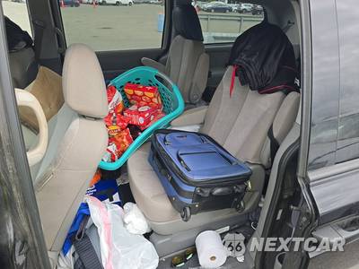 2011 Kia Sedona LX 118.9" WB - zdjęcie 13 z 39 - miniatura