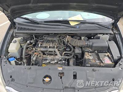 2011 Kia Sedona LX 118.9" WB - zdjęcie 16 z 39 - miniatura