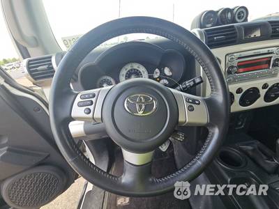 2014 Toyota FJ Cruiser w/Rear Doors - zdjęcie 10 z 22 - miniatura