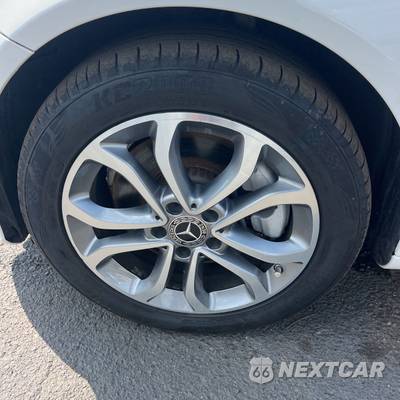 2017 Mercedes-Benz C 300 4MATIC Sedan - zdjęcie 30 z 45 - miniatura