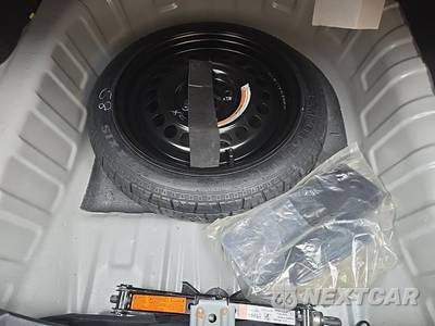 2024 Nissan Versa SR - zdjęcie 7 z 22 - miniatura