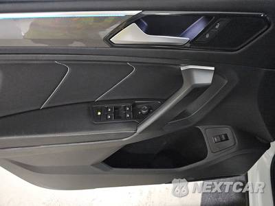 2022 Volkswagen Tiguan SE R-Line Black - zdjęcie 9 z 22 - miniatura