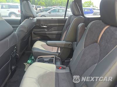 2026 Toyota Grand Highlander Hybrid MAX Platinum - zdjęcie 13 z 21 - miniatura