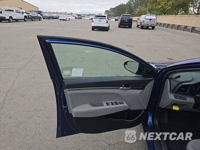 2020 Hyundai Elantra SE Sedan - zdjęcie 9 z 22 - miniatura