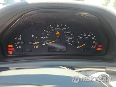 2001 Mercedes-Benz CLK 320 Convertible - zdjęcie 12 z 21 - miniatura