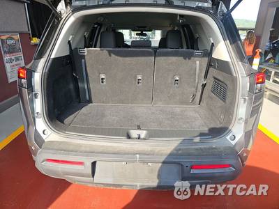 2024 Nissan Pathfinder SV - zdjęcie 17 z 18 - miniatura