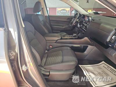 2024 Nissan Pathfinder SV - zdjęcie 8 z 18 - miniatura