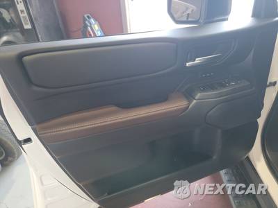2026 Toyota Land Cruiser - zdjęcie 9 z 17 - miniatura