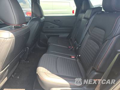 2026 Nissan Pathfinder Rock Creek - zdjęcie 13 z 20 - miniatura