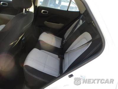 2025 Hyundai Venue SEL - zdjęcie 19 z 28 - miniatura
