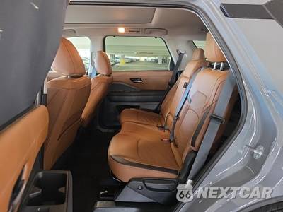 2025 Nissan Pathfinder Platinum - zdjęcie 14 z 22 - miniatura