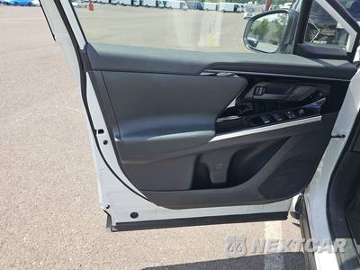 2025 Toyota bZ4X XLE - zdjęcie 9 z 21 - miniatura