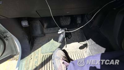 2023 Nissan TITAN SV Crew Cab Short Bed - zdjęcie 18 z 40 - miniatura