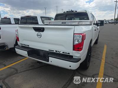 2023 Nissan TITAN SV Crew Cab Short Bed - zdjęcie 4 z 40 - miniatura