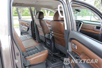 2018 Nissan TITAN Platinum Reserve Crew Cab Short Bed - zdjęcie 27 z 48 - miniatura