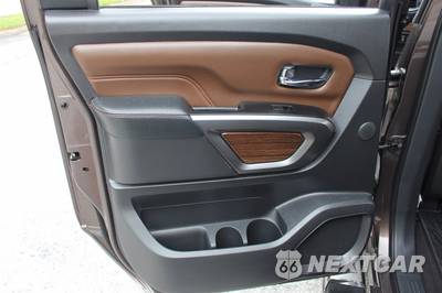 2018 Nissan TITAN Platinum Reserve Crew Cab Short Bed - zdjęcie 34 z 48 - miniatura