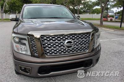 2018 Nissan TITAN Platinum Reserve Crew Cab Short Bed - zdjęcie 13 z 48 - miniatura