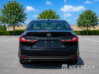 2025 Toyota Camry SE - zdjęcie 4 z 14 - miniatura