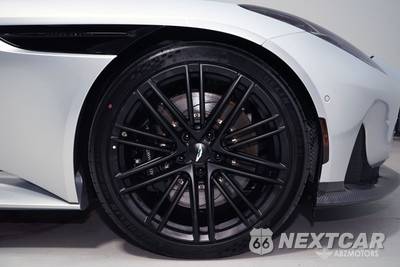 2025 Aston Martin DB12 Coupe - zdjęcie 15 z 35 - miniatura