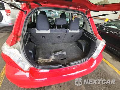 2012 Toyota Yaris LE Hatchback - zdjęcie 22 z 23 - miniatura