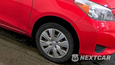 2012 Toyota Yaris LE Hatchback - zdjęcie 8 z 23 - miniatura