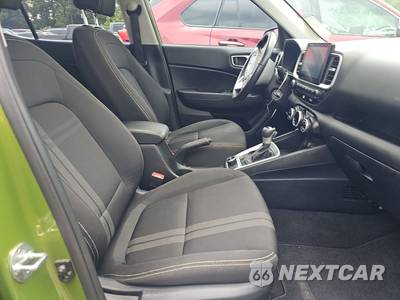 2023 Hyundai Venue SEL - zdjęcie 8 z 18 - miniatura