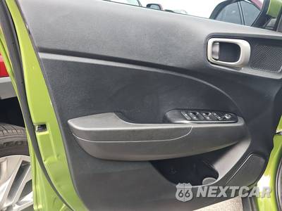 2023 Hyundai Venue SEL - zdjęcie 9 z 18 - miniatura