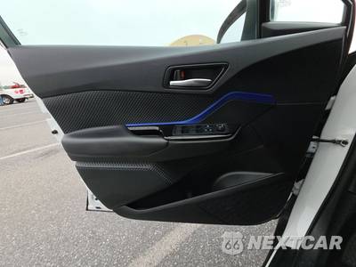 2022 Toyota C-HR XLE - zdjęcie 9 z 43 - miniatura