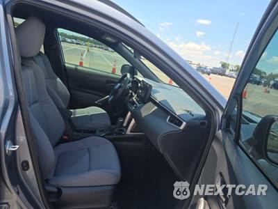2025 Toyota Corolla Cross Hybrid SE - zdjęcie 8 z 25 - miniatura