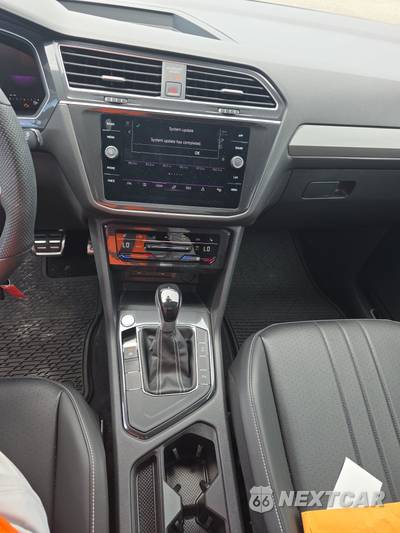 2023 Volkswagen Tiguan SE R-Line Black - zdjęcie 11 z 23 - miniatura