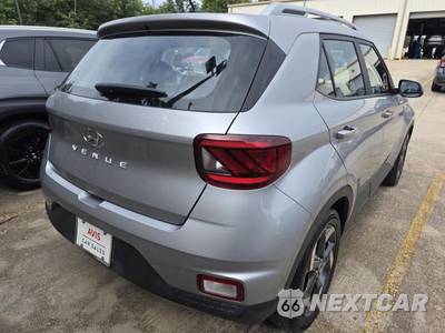 2025 Hyundai Venue SEL - zdjęcie 13 z 26 - miniatura