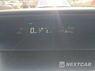 2014 Toyota Prius v Two - zdjęcie 18 z 36 - miniatura
