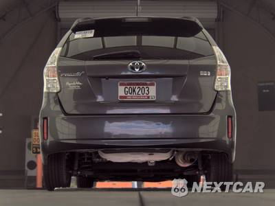 2014 Toyota Prius v Two - zdjęcie 7 z 36 - miniatura