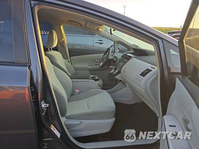 2014 Toyota Prius v Two - zdjęcie 14 z 36 - miniatura