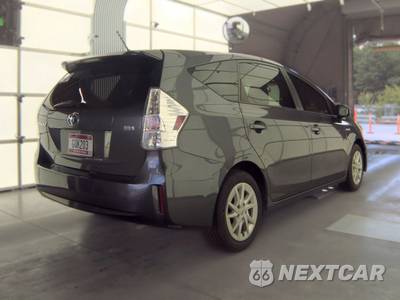 2014 Toyota Prius v Two - zdjęcie 5 z 36 - miniatura