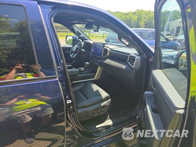 2024 Toyota Sequoia Platinum - zdjęcie 8 z 26 - miniatura