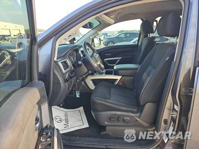 2018 Nissan TITAN SV Crew Cab Short Bed - zdjęcie 7 z 31 - miniatura