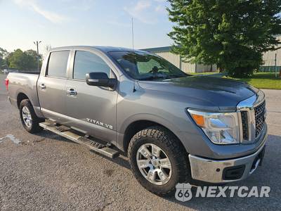 2018 Nissan TITAN SV Crew Cab Short Bed - zdjęcie 3 z 31 - miniatura
