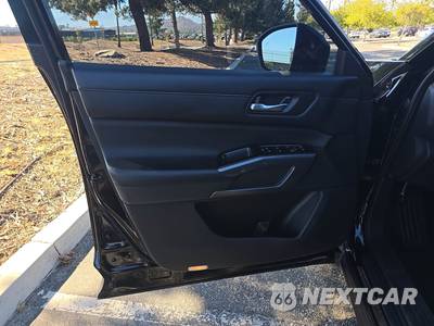 2022 Nissan Pathfinder SL - zdjęcie 9 z 33 - miniatura