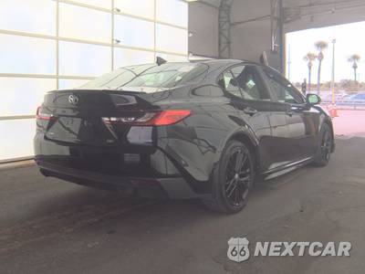 2025 Toyota Camry SE - zdjęcie 4 z 29 - miniatura