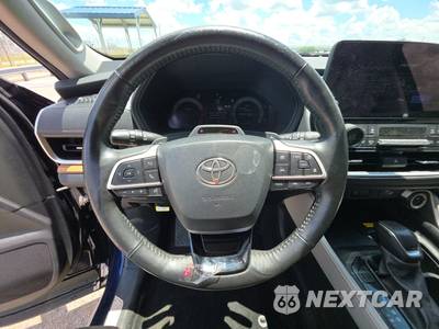 2024 Toyota Grand Highlander Platinum - zdjęcie 10 z 46 - miniatura