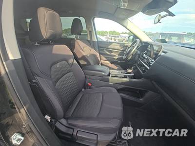 2025 Nissan Pathfinder SV - zdjęcie 8 z 25 - miniatura