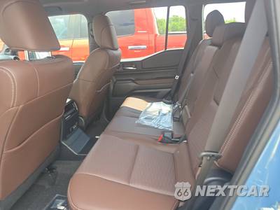 2026 Toyota Land Cruiser - zdjęcie 13 z 20 - miniatura