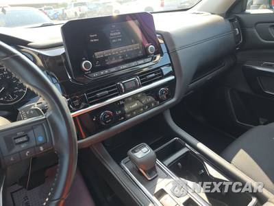 2025 Nissan Pathfinder SV - zdjęcie 17 z 28 - miniatura