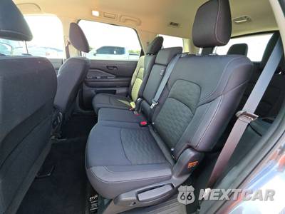 2025 Nissan Pathfinder SV - zdjęcie 19 z 28 - miniatura