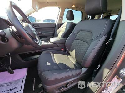2025 Nissan Pathfinder SV - zdjęcie 13 z 28 - miniatura