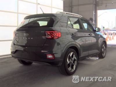 2025 Hyundai Venue SEL - zdjęcie 4 z 20 - miniatura